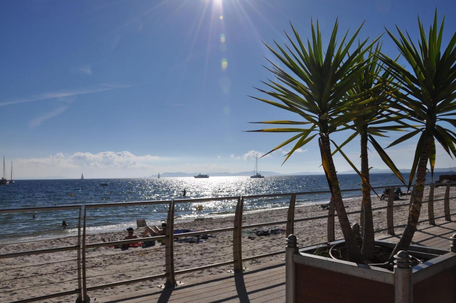 Studio Sur Le Port De Hyeres - A 2Min Des Plages, Clim & Balcon Buitenkant foto