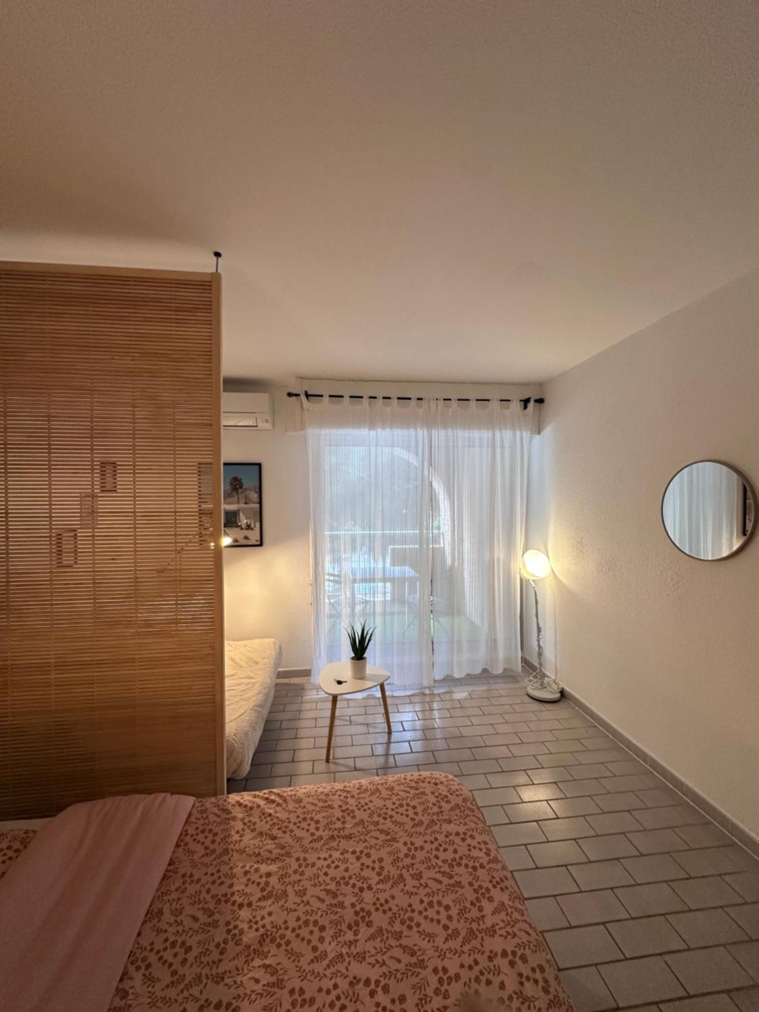 Studio Sur Le Port De Hyeres - A 2Min Des Plages, Clim & Balcon Buitenkant foto