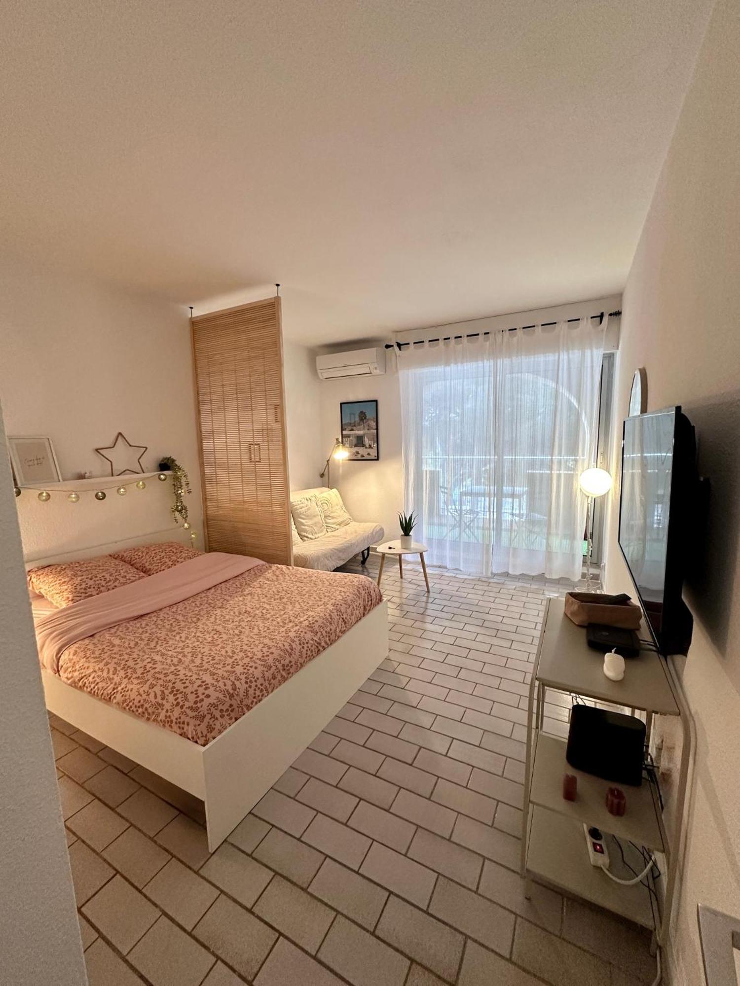 Studio Sur Le Port De Hyeres - A 2Min Des Plages, Clim & Balcon Buitenkant foto